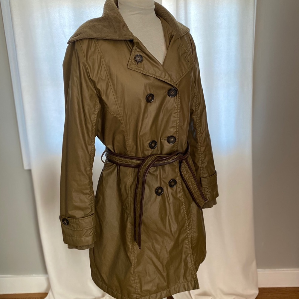 Waterproof insulated trench coat